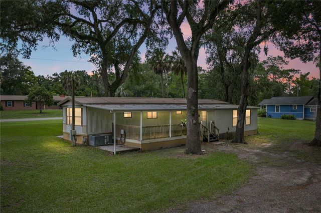 7450 23rd St, Zephyrhills, FL 33540