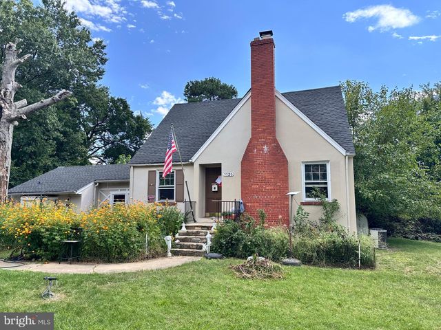 5520 Dawes Ave, Alexandria, VA 22311