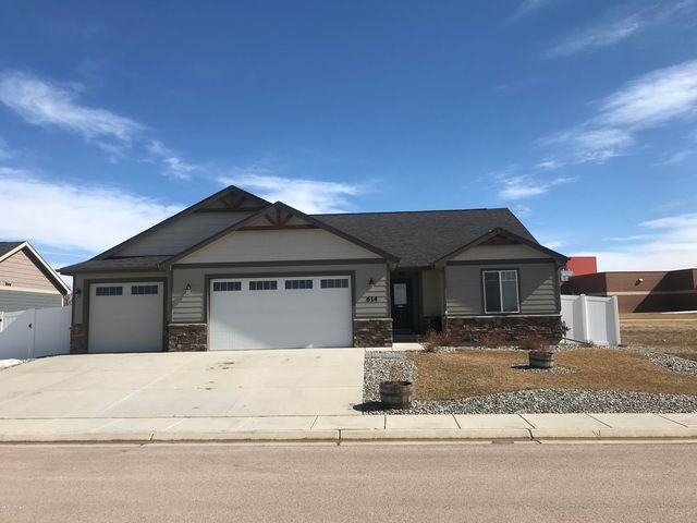 614 Chase Ct, Gillette, WY 82716