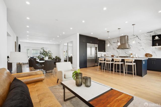 2418 21st Ave, San Francisco, CA 94116