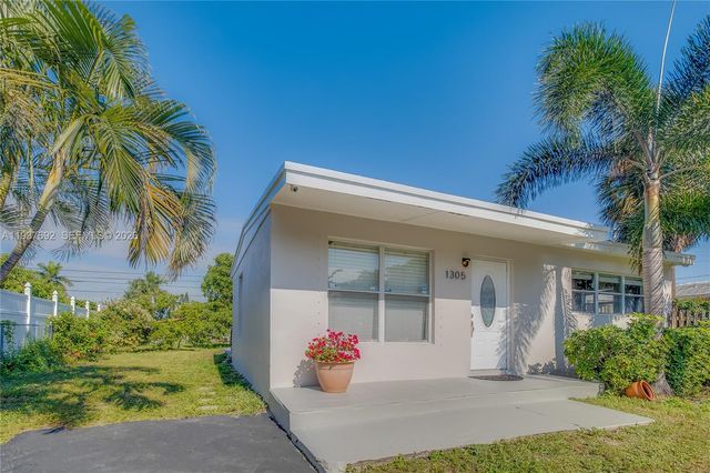 1305 11th Ct, West Palm Beach, FL 33401