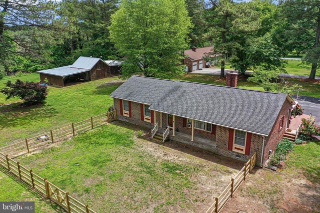 31 Bunker Hill Rd, Farnham, VA 22460