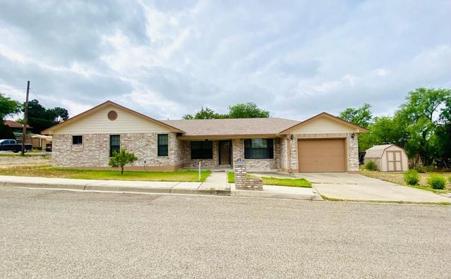 1390 Ford St, Eagle Pass, TX 78852