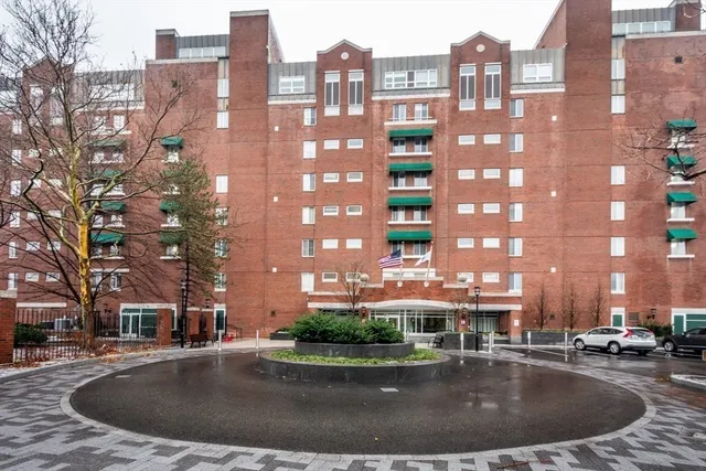 6 Canal Park #105, Cambridge, MA 02141