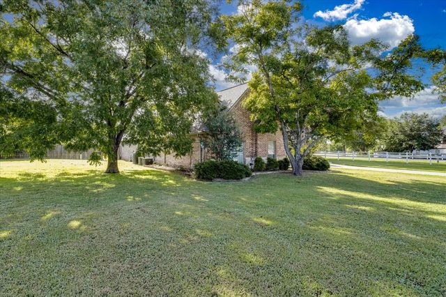 30 Tananger Springs Dr, Denison, TX 75021