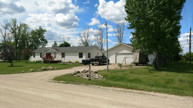 555 W  Brook Dr, Horace, ND 58047