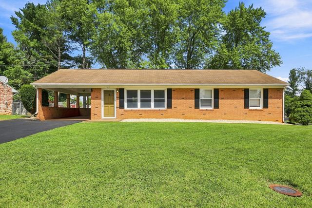 15 Eavers Cir, Stuarts Draft, VA 24477