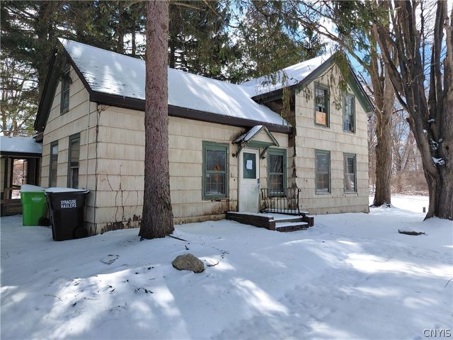 8114 Salt Springs Rd, Manlius, NY 13104