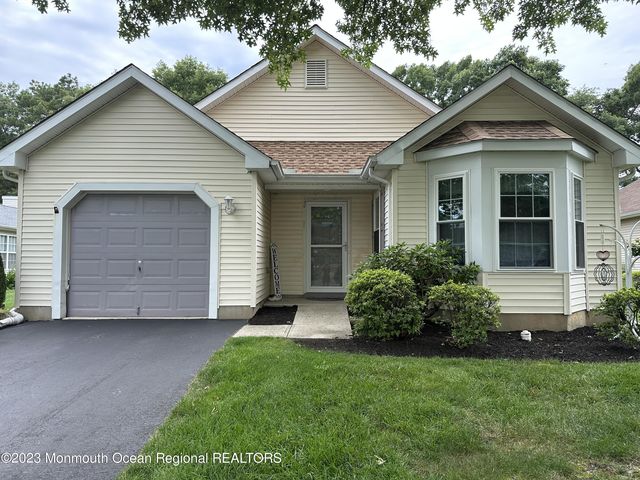 58 Clear Lake Road, Whiting, NJ 08759