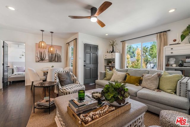 17400 Martha St, Encino, CA 91316