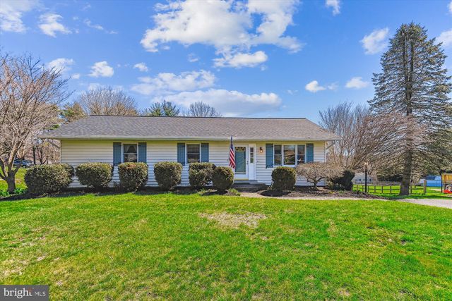 4517 Foxtail Rd, Hampstead, MD 21074