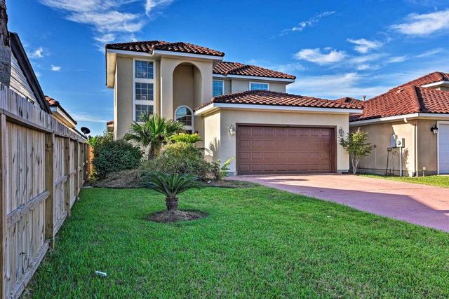 2731 Broadway St, San Leon, TX 77539