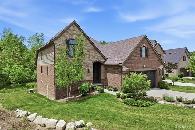 11701 Tuscany Ct, Plymouth, MI 48170