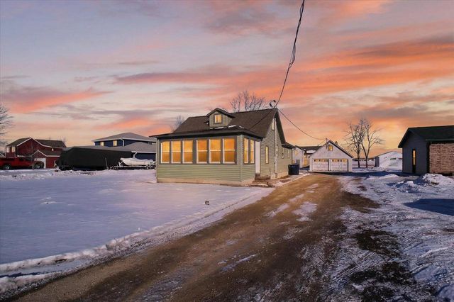 2429 Center Avenue, Janesville, WI 53546