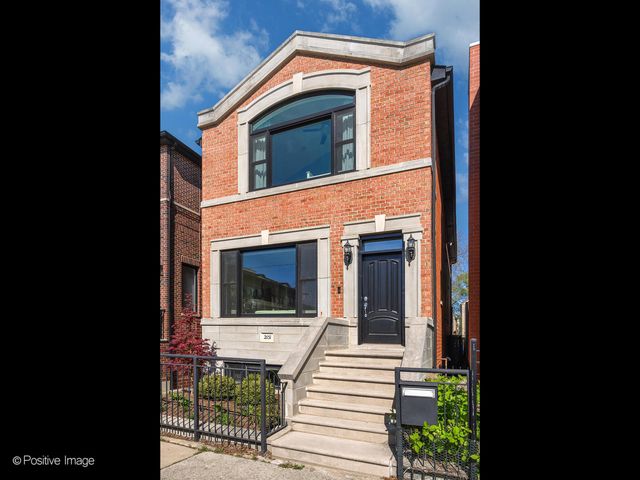 2151 N  Oakley Ave, Chicago, IL 60647