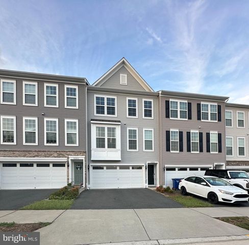 8284 Clay Ln, Manassas, VA 20110