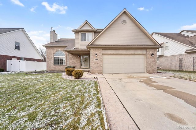 33188 Mallard Dr, Brownstown, MI 48173