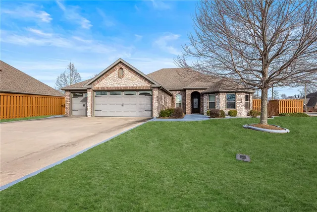 3300 NW Park Hill Blvd, Bentonville, AR 72712