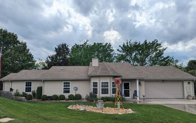 67 Starrville Place, Reeds Spring, MO 65737