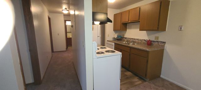 1201 3rd Ave N #102, Wahpeton, ND 58075