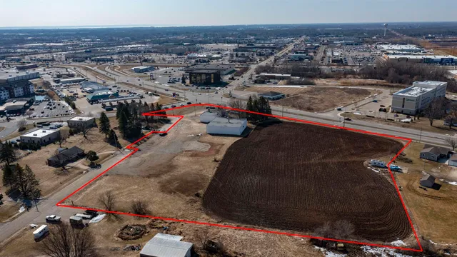1703 N  Casaloma Dr, Appleton, WI 54913