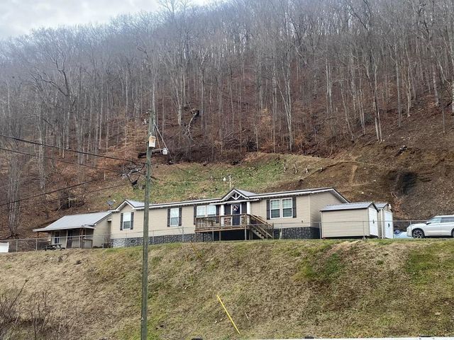 38 Rocky Top Point, Hanover, WV 24839