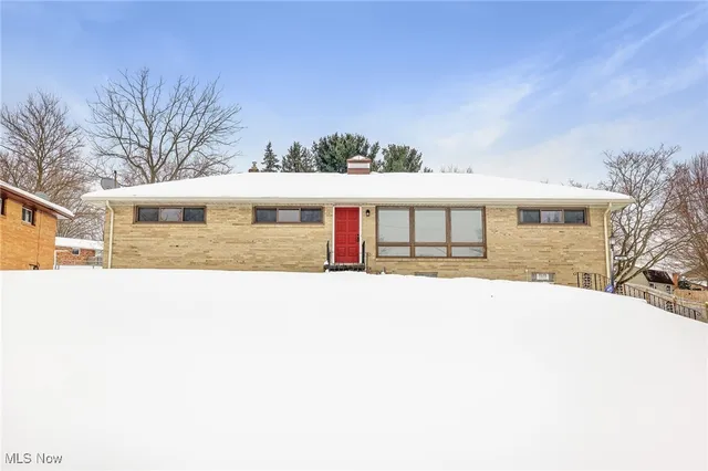8736 Easy St NW, Massillon, OH 44646
