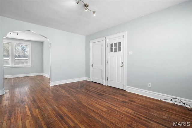 4710 Delor St #2W, Saint Louis, MO 63116