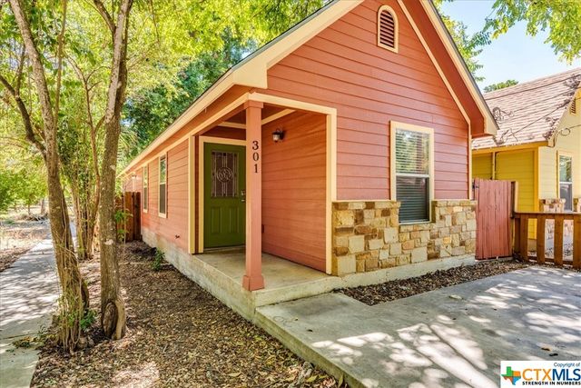 301 Armstrong St, San Marcos, TX 78666