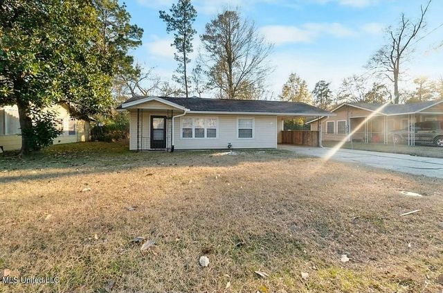 906 Quinn St, Hattiesburg, MS 39401
