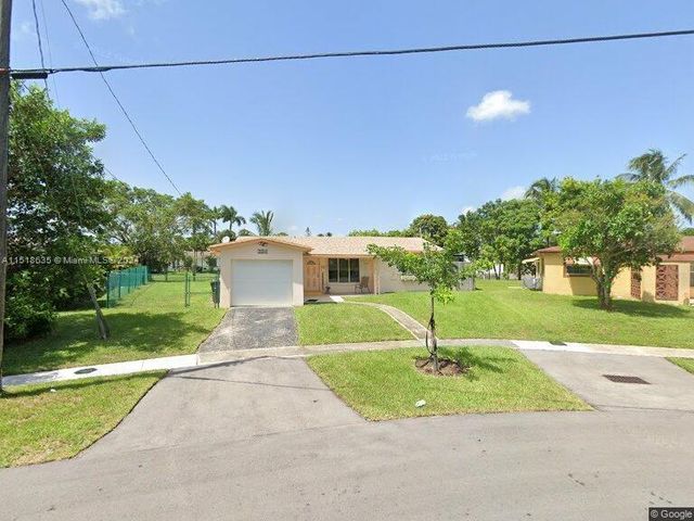 3801 NW 36th St, Lauderdale Lakes, FL 33309