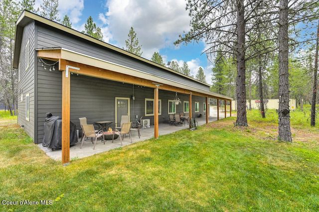 172 Wyatt Ln, Spirit Lake, ID 83869