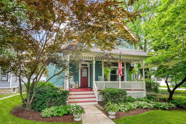 8 N  Sleight St, Naperville, IL 60540