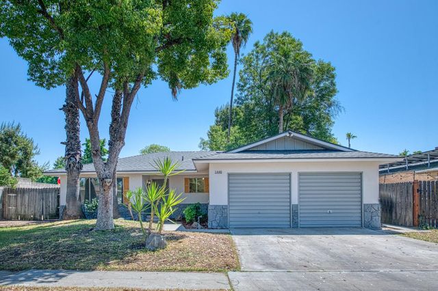 1448 N  Helm Ave, Fresno, CA 93727