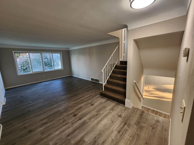 405 2nd Ave S, South Saint Paul, MN 55075