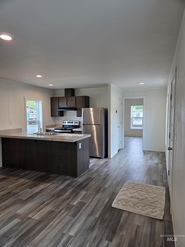 928 Warner Ave #8, Lewiston, ID 83501
