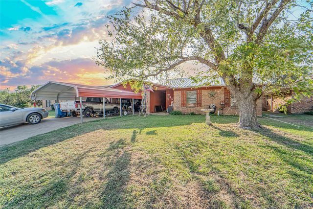 723 Mistletoe Ave, Breckenridge, TX 76424