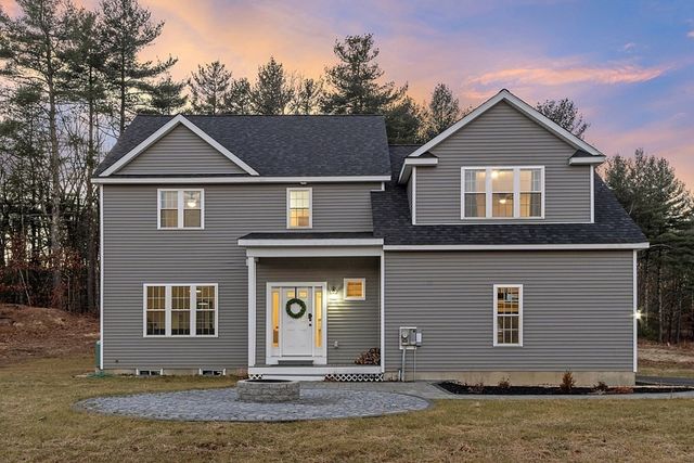 101 Quinapoxet St, Holden, MA 01520