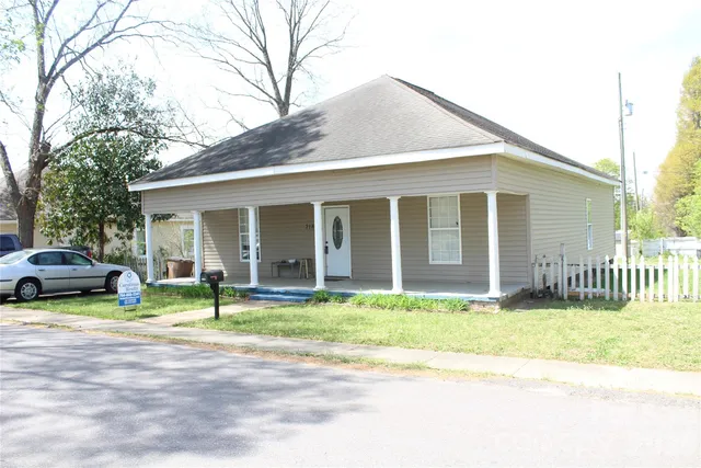 718 Live Oak St, Shelby, NC 28150