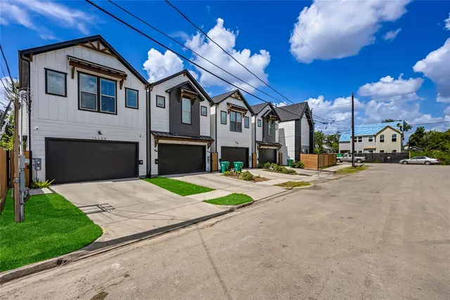 1508 Ryon St #B, Houston, TX 77009