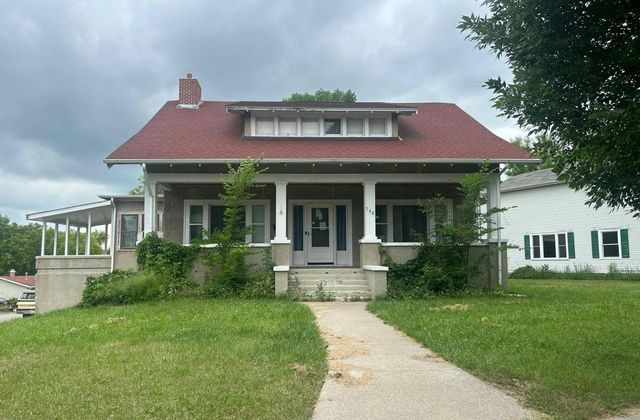 548 Summit Ave, Crookston, MN 56716