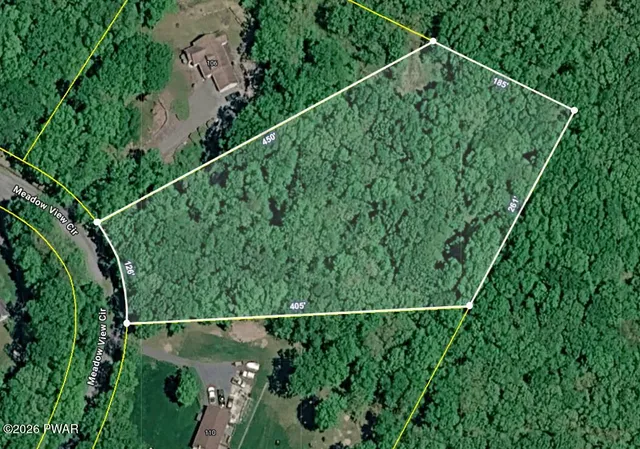 Meadowview Cir, Shohola, PA 18458