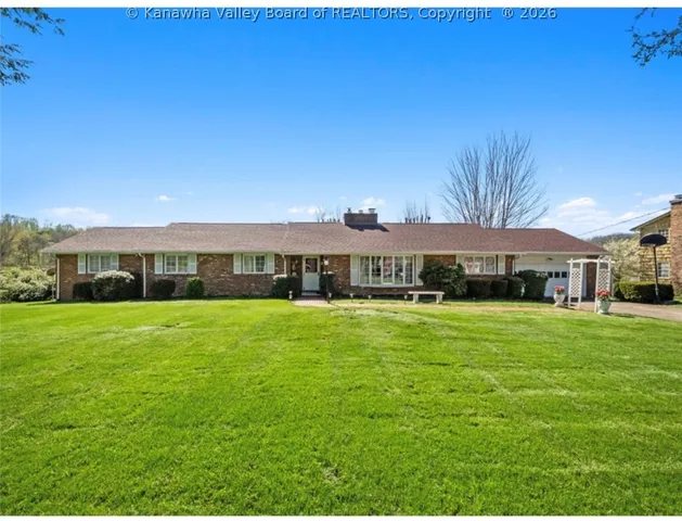5447 Longview Dr, Cross Lanes, WV 25313