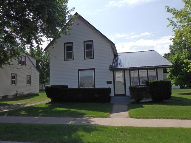 9 4th St, Clintonville, WI 54929
