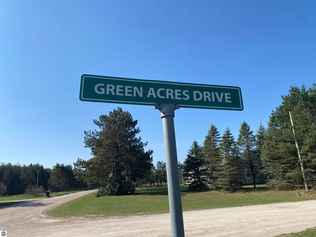 3 4th St #&-5, Buckley, MI 49620