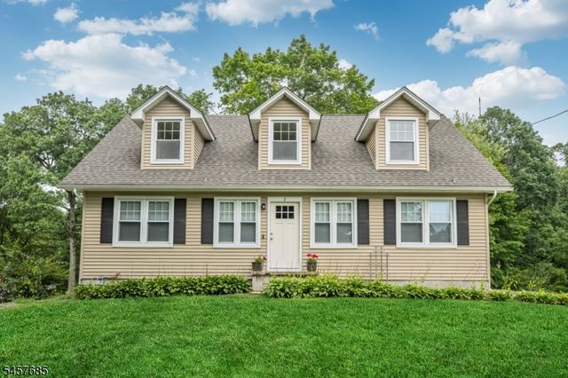 2 Glen Ave, Budd Lake, NJ 07828