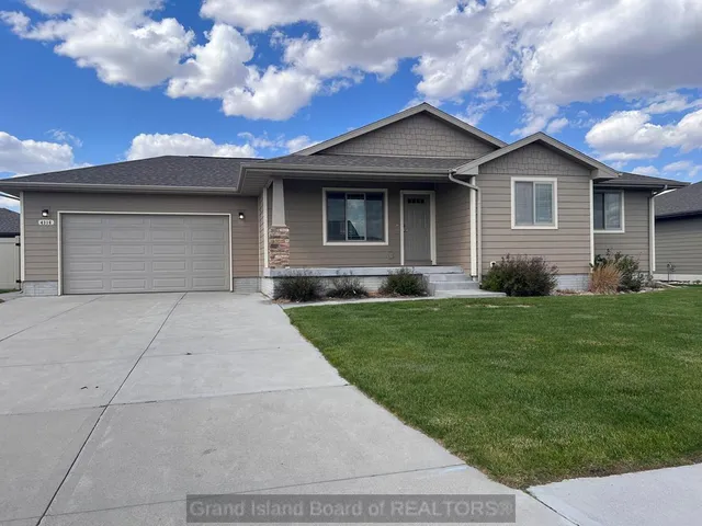 4316 Aster Dr, Grand Island, NE 68803
