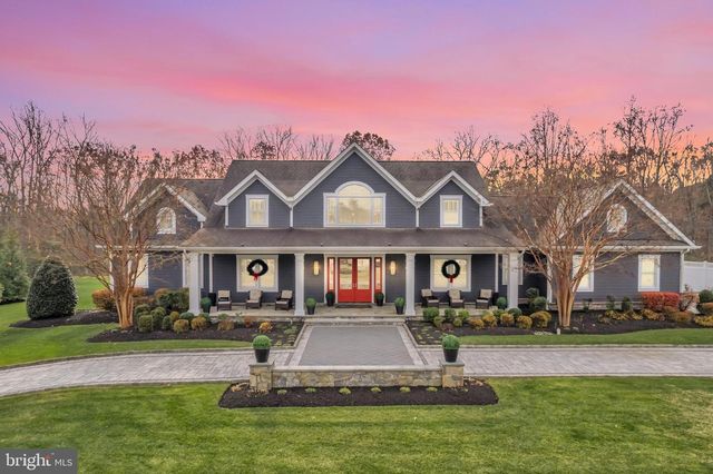 1009 Saint Annes Ln, Millersville, MD 21108