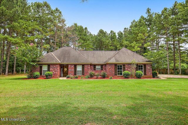 109 Pine Heights Rd, Magee, MS 39111