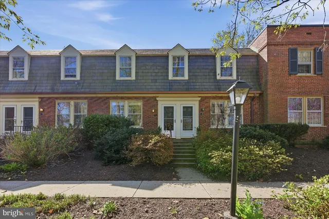 1501 S  Edgewood St #572, Arlington, VA 22204